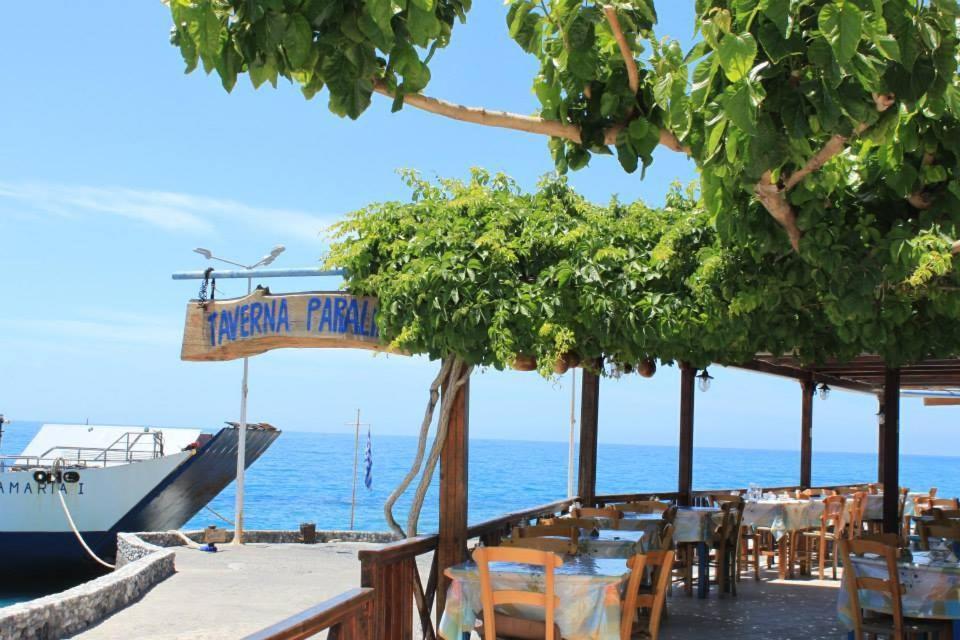 Paralia Guest House Ayía Roúmeli Ngoại thất bức ảnh