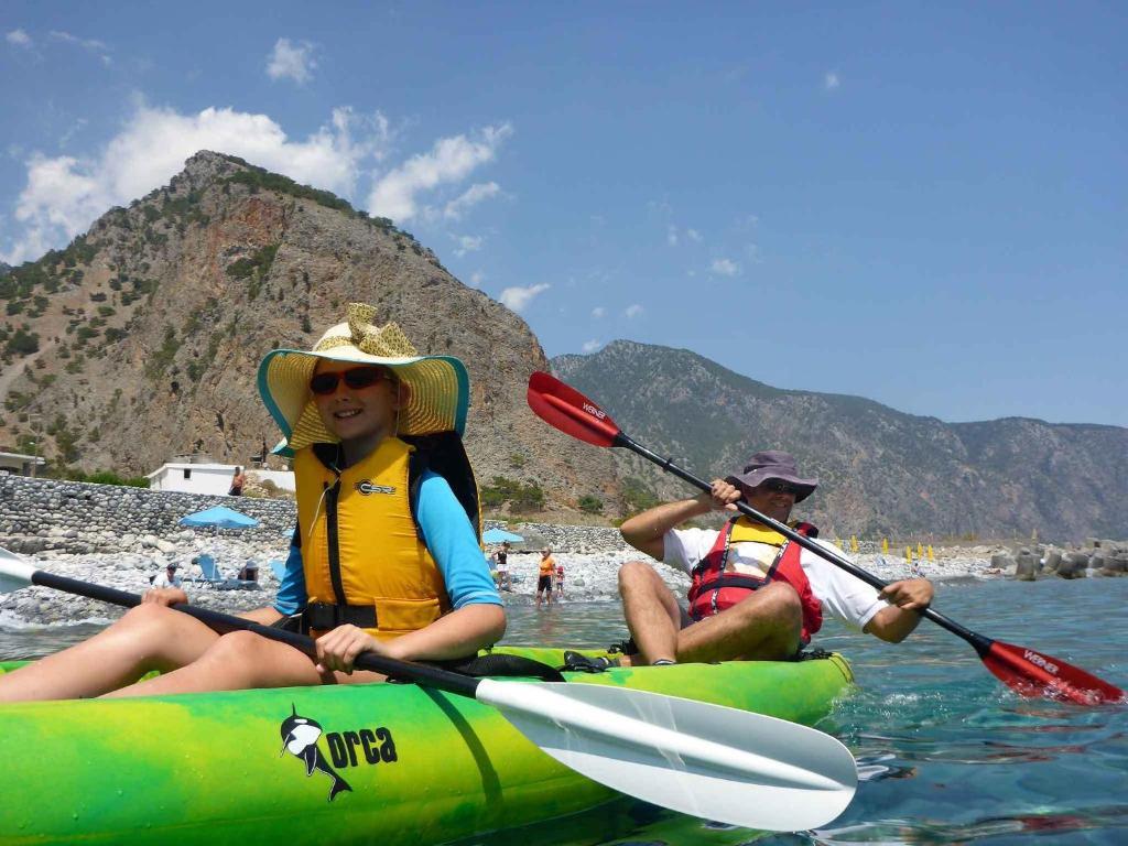 Paralia Guest House Ayía Roúmeli Ngoại thất bức ảnh