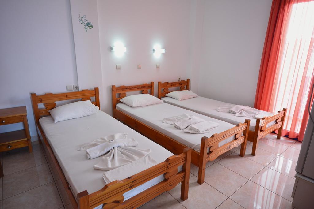 Paralia Guest House Ayía Roúmeli Ngoại thất bức ảnh